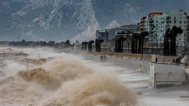 Meteoroloji'den Akdeniz için fırtına uyarısı