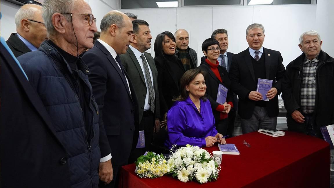 T24 yazarı Çiğdem Toker’in “Şehir Hastaneleri” kitabı, geniş katılımla tanıtıldı