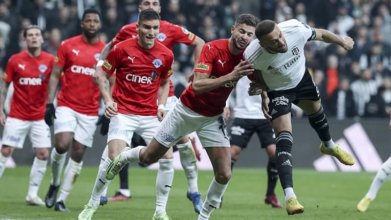 Süper Lig'in ilk yarısını üç teknik direktör yönetiminde geçiren Kasımpaşa, galibiyete hasret kaldı