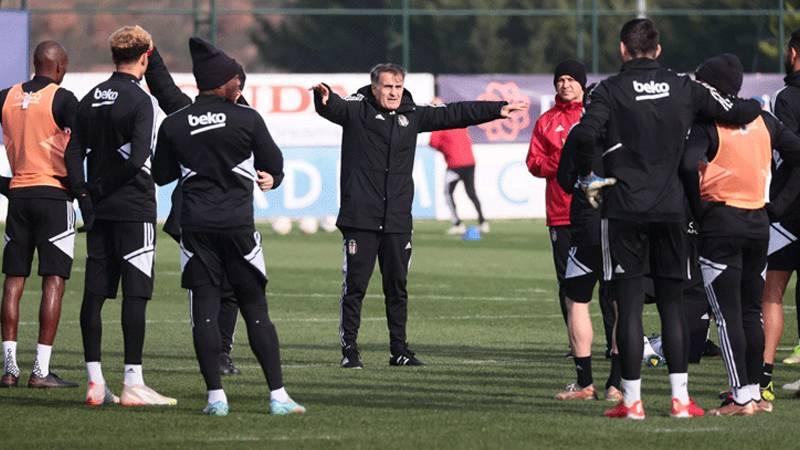 Şenol Güneş ilk 11'ini arıyor; yeni transferler erteleme maçında oynayamayacak