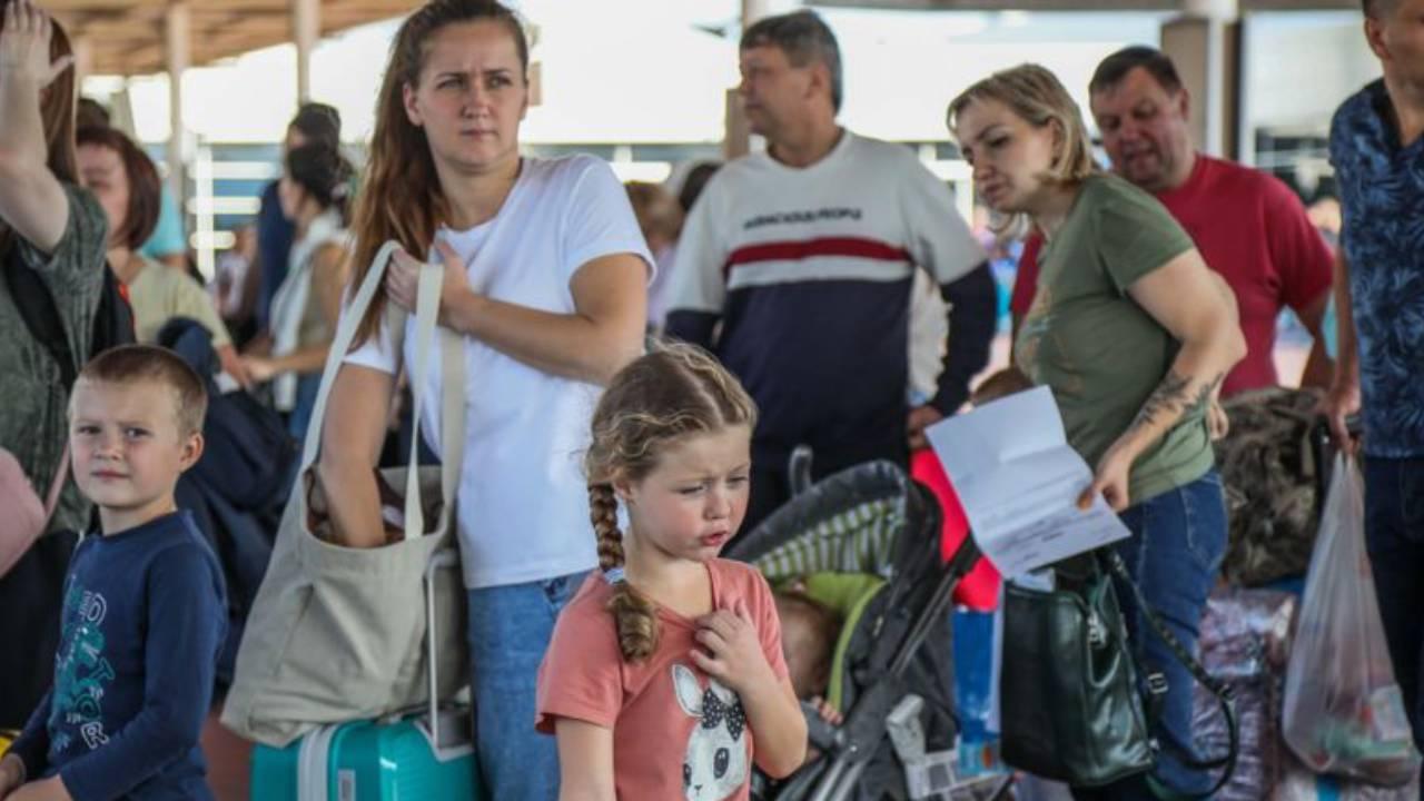 Türk yetkililerden, "Ruslara oturma izni durduruldu"  iddiasına yalanlama: Denetim sıkılaştı