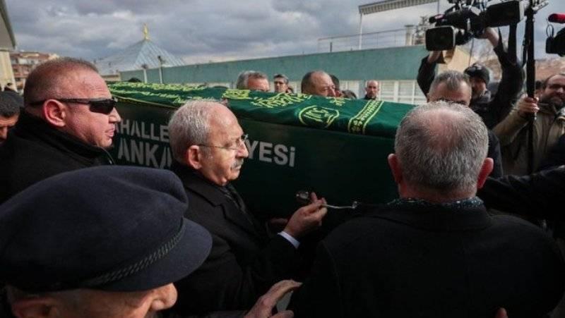 Kılıçdaroğlu, Murat Karayalçın’ın ağabeyinin cenaze törenine katıldı