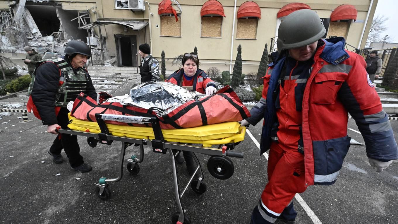 Rusya, Ukrayna'nın Herson kentinde yerleşim bölgesini vurdu: Üç ölü