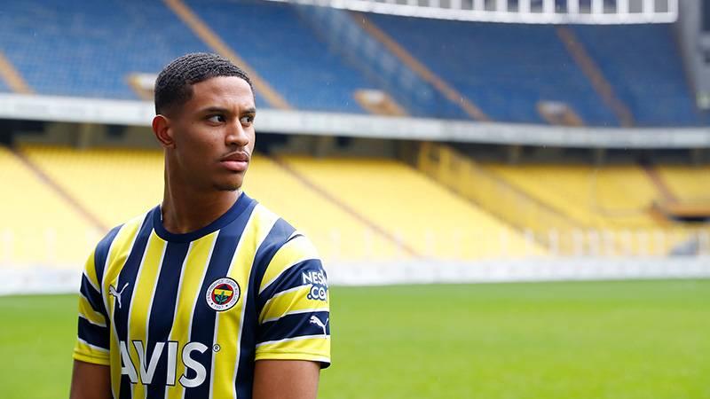 Fenerbahçe, Jayden Oosterwolde transferini resmen açıkladı