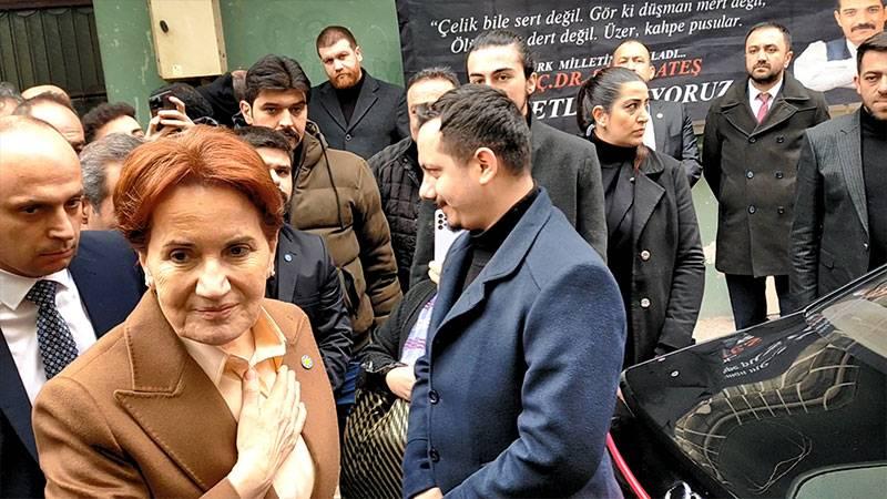 Akşener, Bursa’da Sinan Ateş’in ailesini ziyaret etti