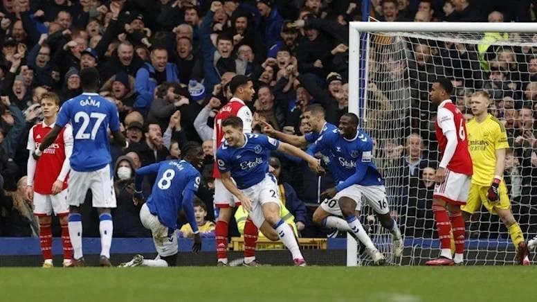 Everton kazandı, Arsenal'in 13 maçlık yenilmezlik serisi sona erdi!