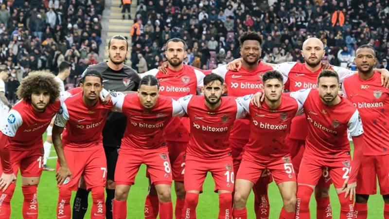 Hataysporlu futbolcular ve teknik ekip, şehirden tahliye edildi