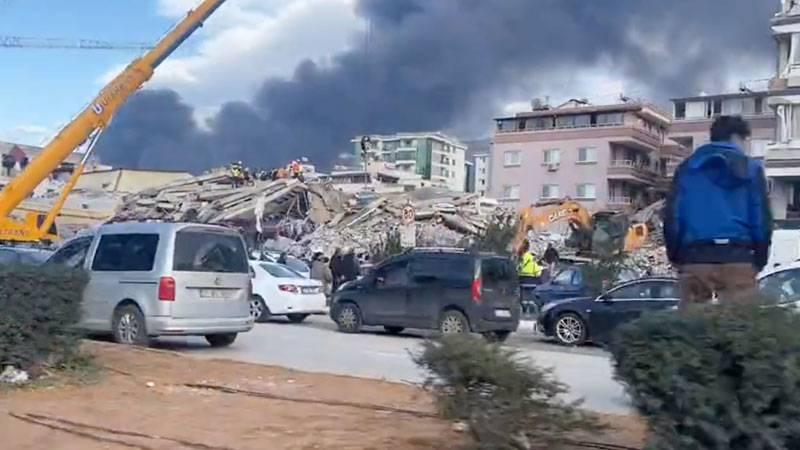 İsmail Saymaz: Şehirde onlarca bina enkazı ve her enkaz başında onlarca insan var, ekmek kuyrukları uzuyor