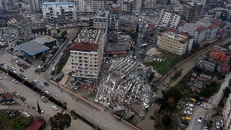 Sözcü yazarı Özdil: Üç saatte Şam’a gireriz diyenler, iki gündür Hatay’a gidemedi