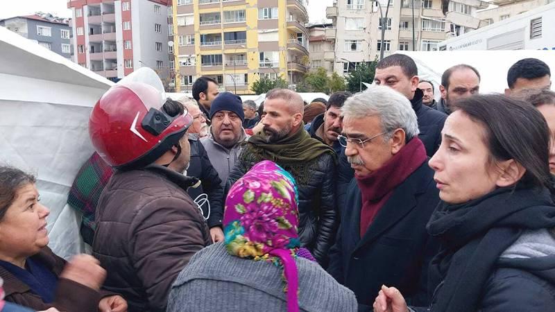 HDP Eş Genel Başkanı Sancar, Hatay'da: Devlet ve iktidar yok burada; şehir sahipsiz, kaderine terk edilmiş 