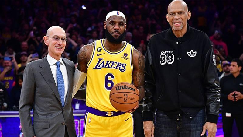 LeBron James, Kareem Abdul-Jabbar'ın rekorunu kırıp tarihe geçti