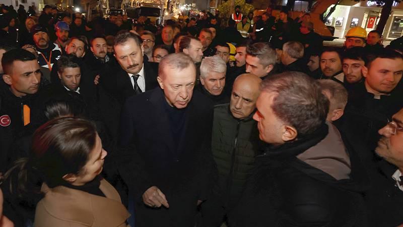 Erdoğan: Hiç endişe etmeyin, bundan da kısa sürede kurtulacağız, tabii ki ölenlerimiz hepimiz için ciğerparelerimizdir