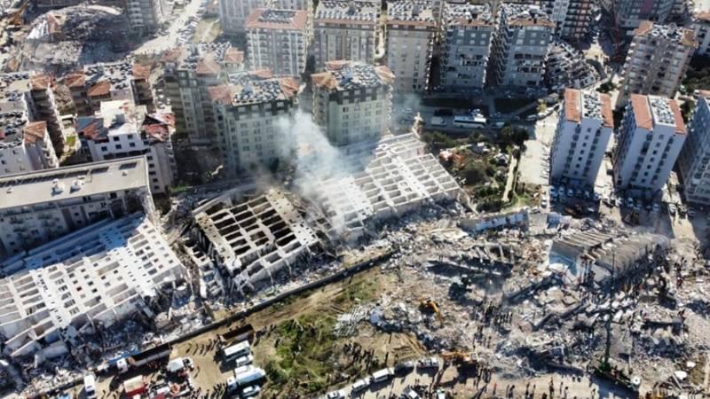 Depremi yaşayan futbolcular anlattı: Kötü türbülansı hayal edin ve bunu yatak odanıza koyun, kıyamet kopmuş gibiydi