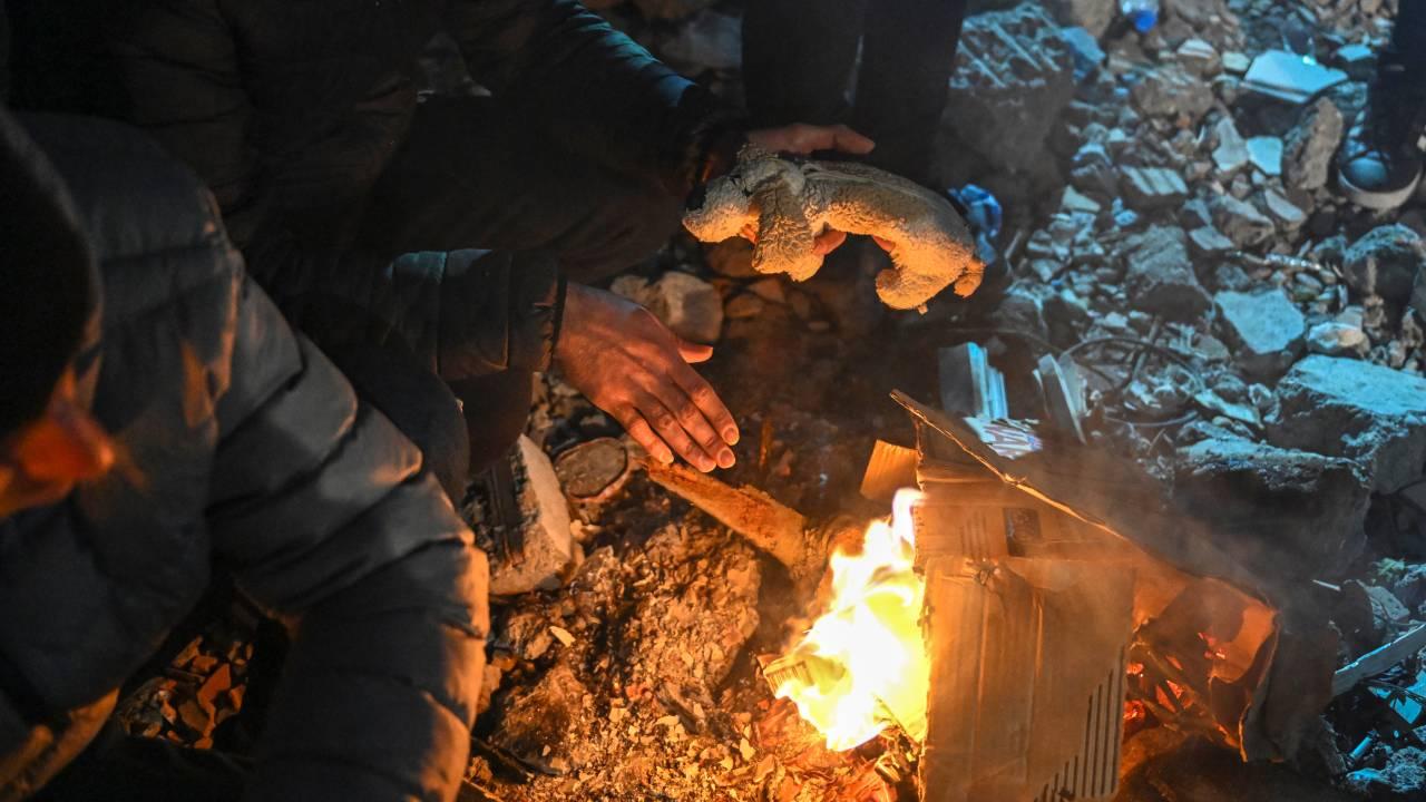 Deprem bölgesinde hava sıcaklığı sıfırın altında