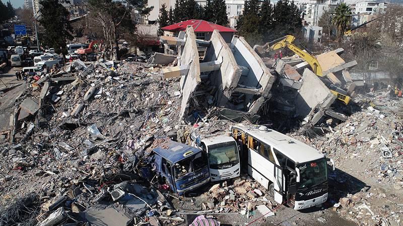 Demokrasi İçin Birlik: Olağanüstü Hal, deprem bölgesindeki halkın yaşamsal ihtiyaçlarını çözmek için ilan edilmiyor, halkın dayanışmasını engellemek amaçlanıyor