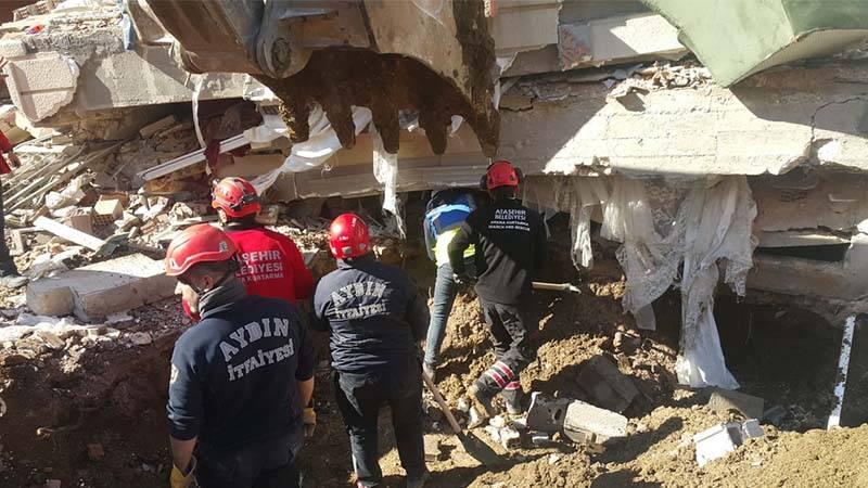 Hatay'da depremin 83. saatinde bir kişi enkazdan kurtarıldı