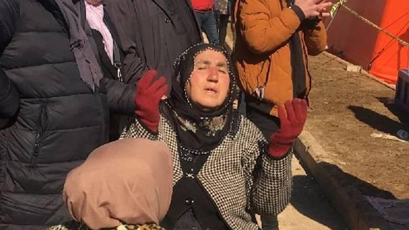 Gaziantep’te oğlu, gelini ve 2 torunu enkaz altında kalan depremzede: Allahım onlar kurtarmıyor, sen kurtar! 