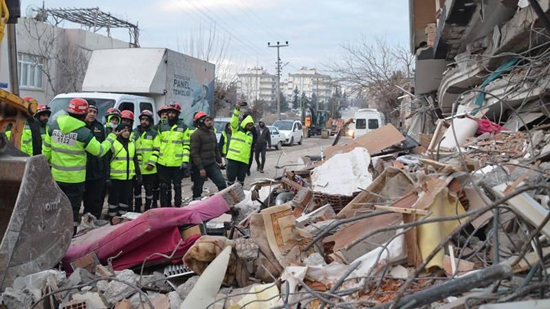 Adıyaman'da 5 yaşındaki çocuk, 103 saat sonra enkazdan kurtarıldı