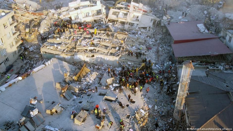 Deprem felaketinde sekizinci gün