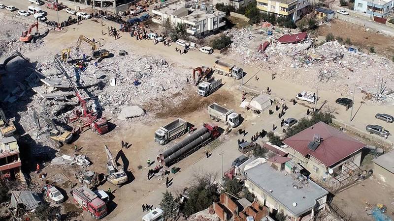 Depremde AKP'li üyenin konutları onlarca kişiye mezar oldu