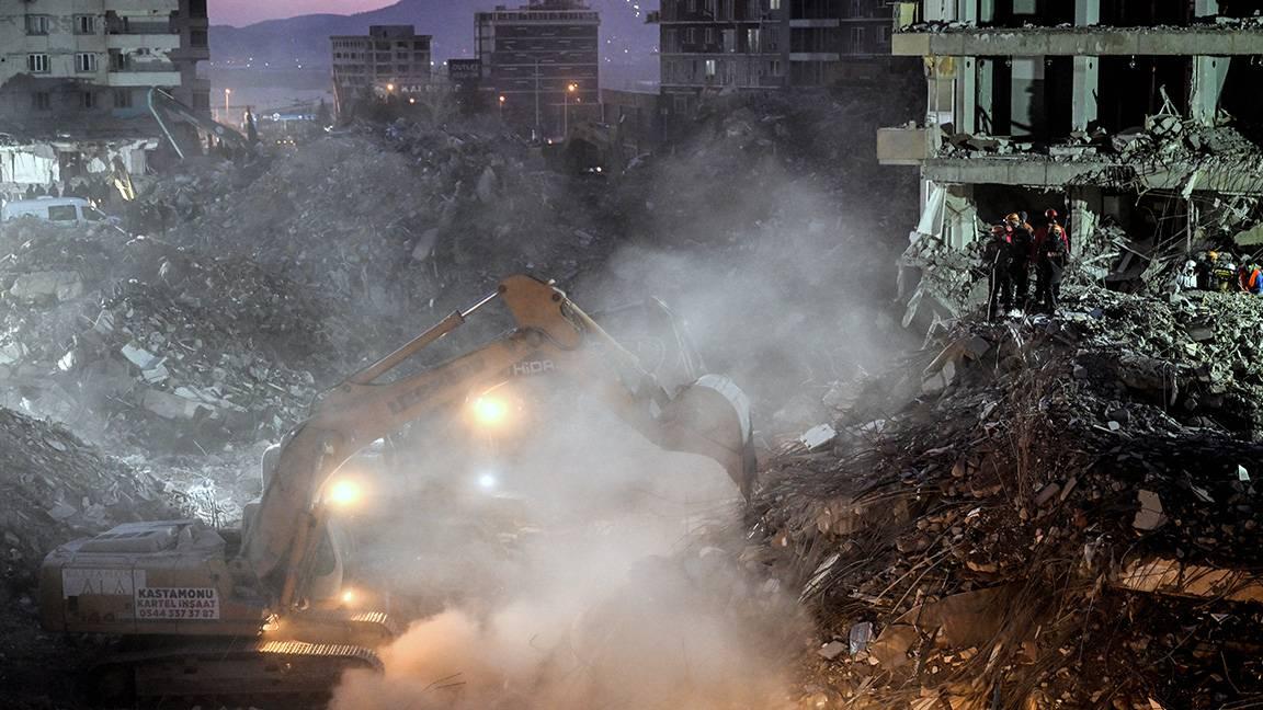 İstanbul 2 Nolu Barosu'ndan depremzedelerden avukatlık ücreti alınmaması tavsiye kararı