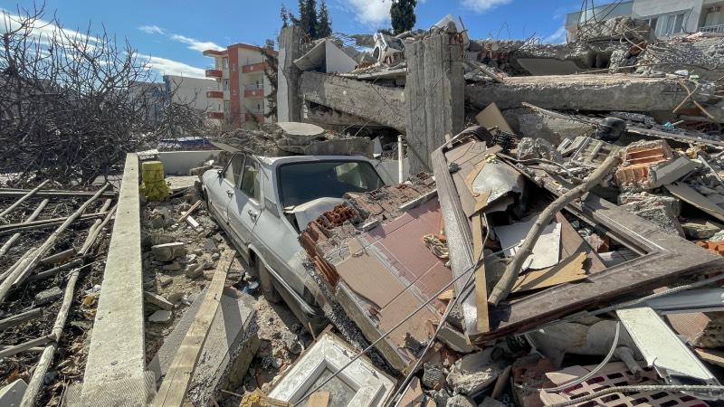 4 yaşındaki Azra'yı enkazdan çıkarıp canlı yayın açan şahsın ifadesi ortaya çıktı