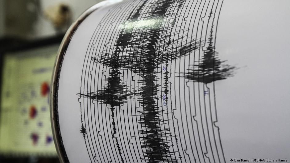 Hatay'da 6.4 ve 5,8 büyüklüğünde iki deprem