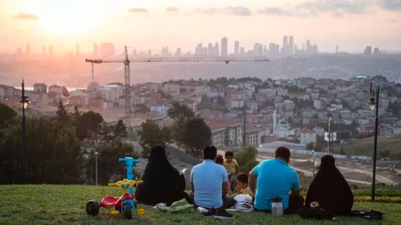 İstanbullular evlerini deprem riskine karşı kontrol ettirmekte zorlanıyor: ‘Param olsa bile bile ölümü bekler miyim?’