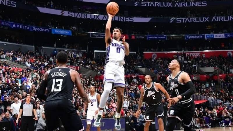 351 sayının atıldığı NBA tarihine geçen maçta Sacramento Kings güldü