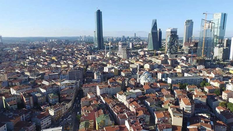 Deprem bölgesinde inceleme yapan Prof. Barış Binici İstanbul'u sıkışık yapılaşma için uyardı, "kuzeye taşınmalı" önerisinde bulundu