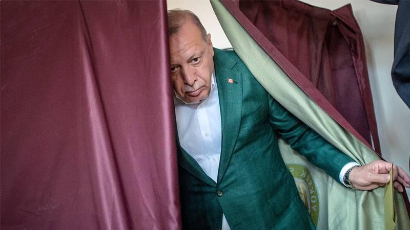 Karar yazarı Berkan: Tayyip Erdoğan ve iktidarı bu kafayla 14 Mayıs'a giderse, seçmenden çok büyük bir tokat yiyecekler