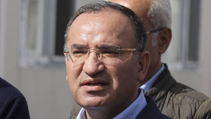 Adalet Bakan Bozdağ: Deprem soruşturmalarının ucu kime uzanırsa uzansın sonuna kadar devam edecek, adalet yerini bulacak