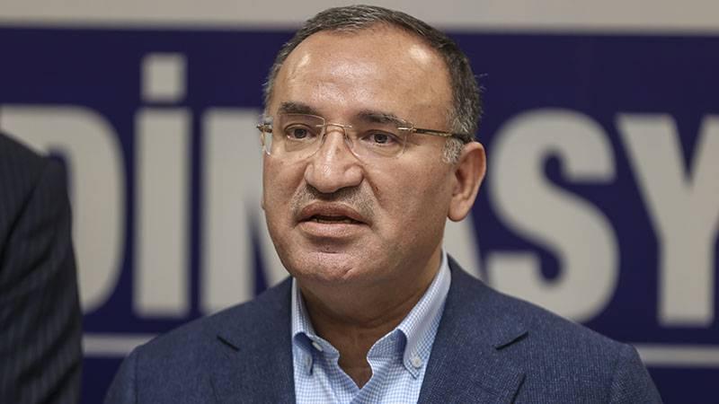 Adalet Bakanı Bozdağ: Enkazların kaldırılması için titiz bir süreç işliyor, bunu yerinde gördüm 