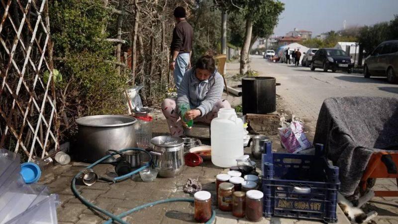 Depremin birinci ayında Samandağ'da çadırda yaşayan aileler anlatıyor: "Korku çok büyük"