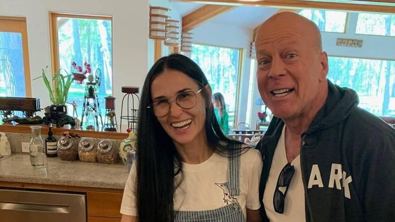 Demi Moore, Bruce Willis'in hastalığının ilerlediğini açıkladı: İletişimdeki zorluklar hastalığın sadece bir belirtisi