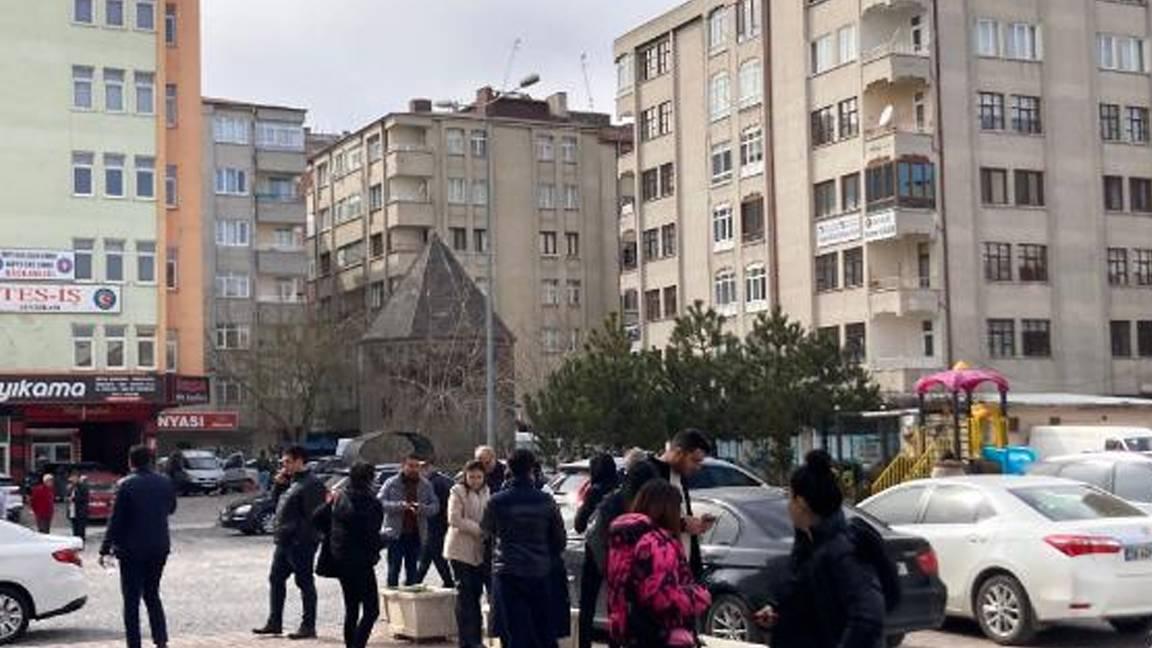 Kayseri Valisi: Kentte Kahramanmaraş merkezli depremlerin ardından 660 ağır hasarlı yapı tespit edildi 