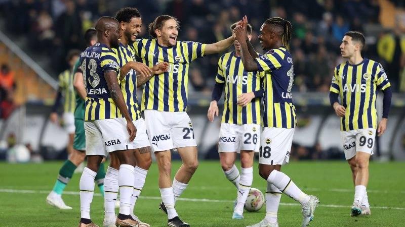 Fenerbahçe, UEFA Avrupa Ligi'nde Sevilla karşısında