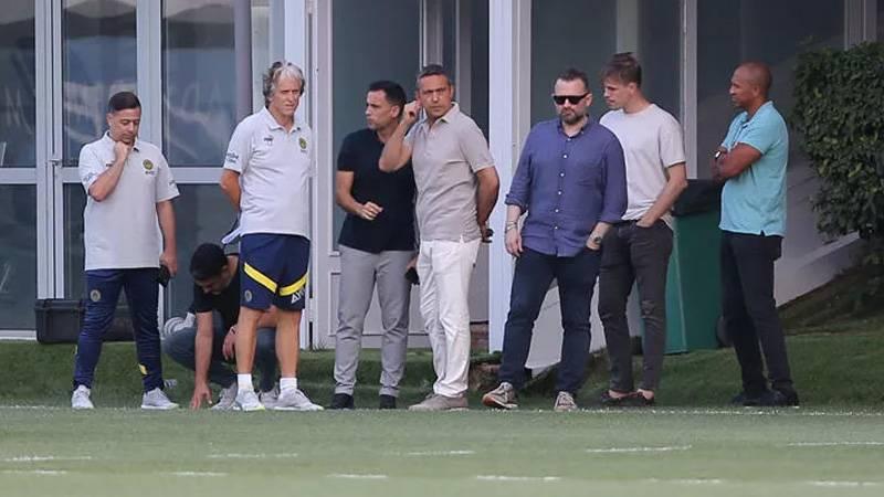 Ali Koç, Jorge Jesus ve futbolcular ile bir araya geldi