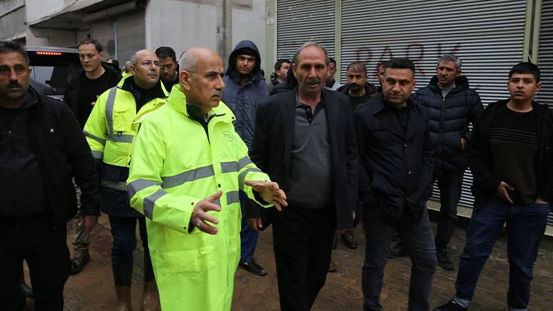 Bakan Kirişci, sel felaketinin yaşandığı Şanlıurfa'da: Bir yıllık döneme yayılması gereken yağışın, kısa aralıklarla yoğun şekilde toprakla buluşması işleri güçleştirdi