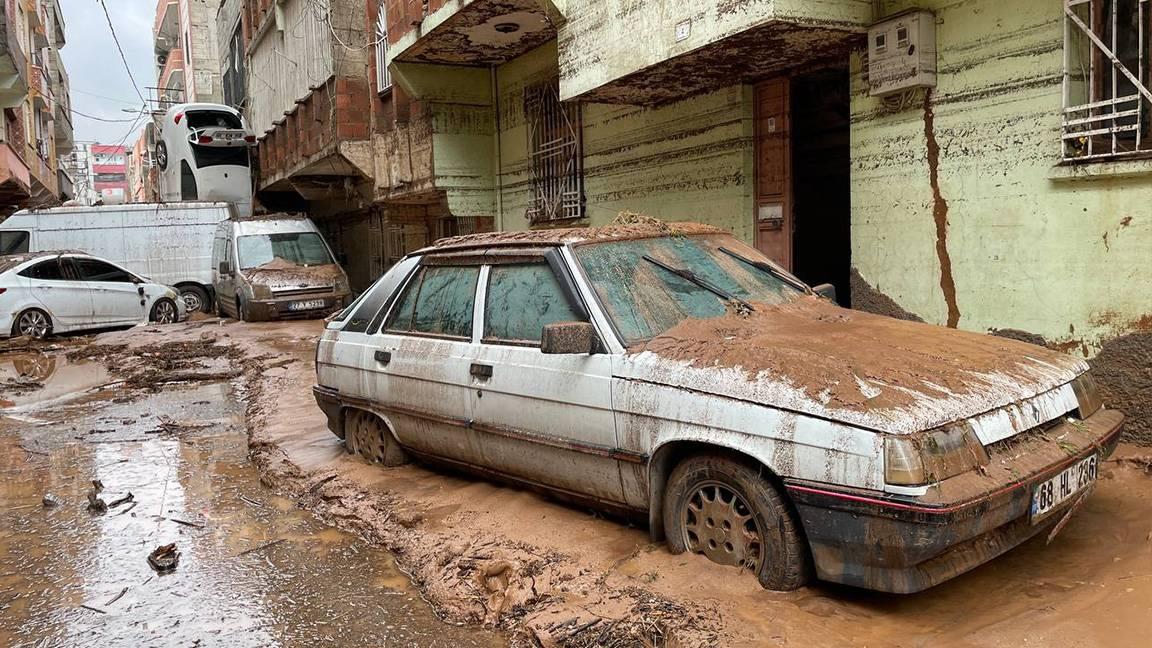 Sel felaketinde hayatını kaybedenlerin sayısı 16'ya yükseldi 