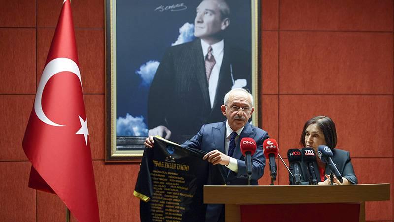 Kılıçdaroğlu KKTC dönüşü açıklama yaptı: Şampiyon Melekler’i, Sinan Ateş’i, Emine Şenyaşar’ı unutmayacağım, sevgili halkım sen de unutma