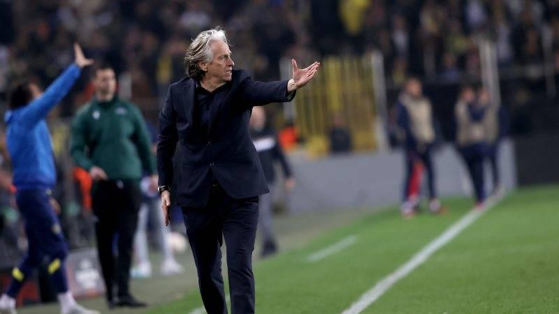 Jorge Jesus: Bana göre ligde ilk 4 takım play-off oynamalıydı; maçlar sahada kazanılmalı, masa başında değil!