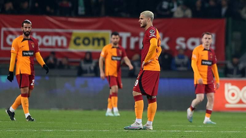 Galatasaray'da Okan Buruk'tan yıldızlara uyarı