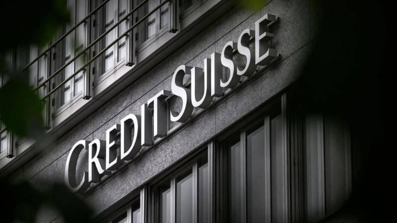 UBS'in Credit Suisse'i satın almasının ardından iki bankanın da hisseleri çakıldı