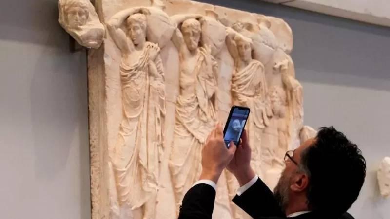 Vatikan, Parthenon heykellerini Yunanistan’a iade etti