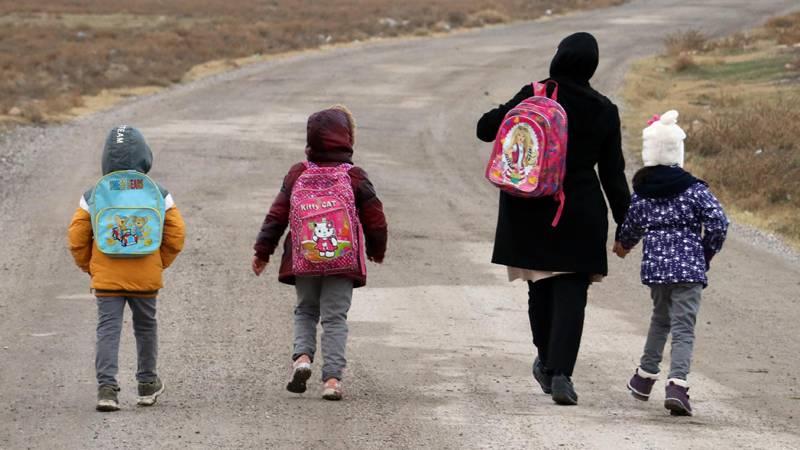 Deprem bölgesindeki 22 ilçede öğrenciler, 49 gün sonra ders başı yapıyor