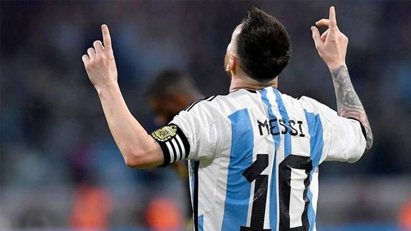 Lionel Messi, Arjantin formasıyla "100'ler kulübü"ne girdi