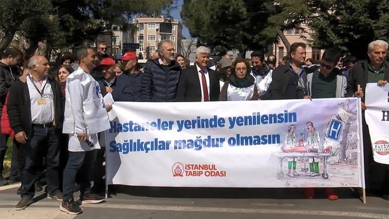 Cerrahpaşa Tıp Fakültesi önünde "hastaneler yerinde yenilensin" eylemi