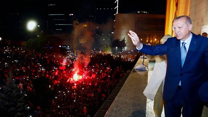 Karar yazarı Karaalioğlu: Erdoğan'ın balkon konuşmasını erkenden cebine koyduğu bir seçime gitmiyoruz