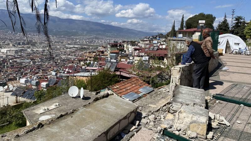 Hatay'da duran zaman: "Biz de öldük ama gömülmedik"